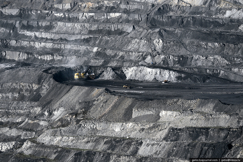 Illustration for article titled Former Soviet Mines Are Like Artificially Constructed Pits Of Hell